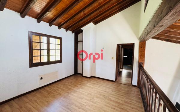 Immeuble à vendre    9 pièces •  Fuilla