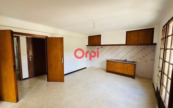 Immeuble à vendre    9 pièces •  Fuilla