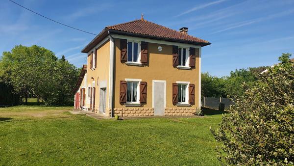 Maison de 5 pièces à vendre à Hagetmau Maison de 5 pièces à vendre à Hagetmau