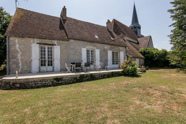 LIEUX UNIQUES ® x PROPRIÉTÉS PRIVÉES PROPOSE ANCIEN PRESBYTÈRE DE 183 M² TERRAIN DE 1608 M² - CLOYES-LES-3 RIVIÈRES (28)
