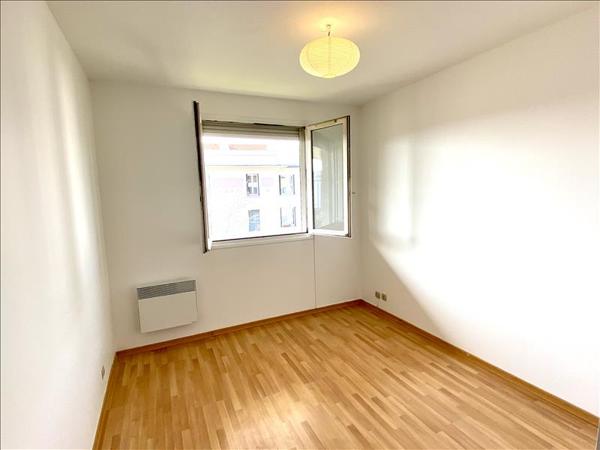 Appartement à louer 791 € CC LYON 07 2 p 52 m² DPE D