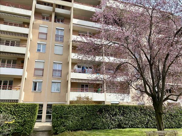 Appartement à louer 791 € CC LYON 07 2 p 52 m² DPE D