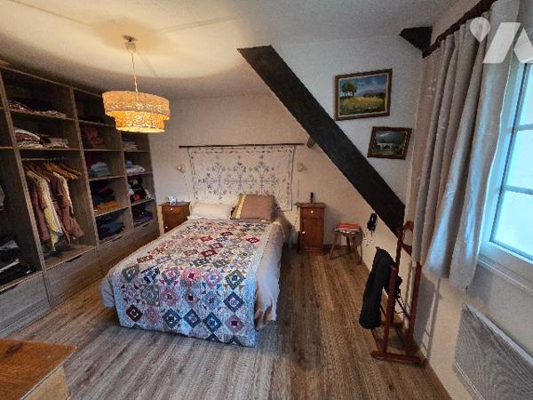 YVETOT 7mn, maison d'~187m² sur un terrain d'~2500m², 4 chambres, véranda, bâtiment.