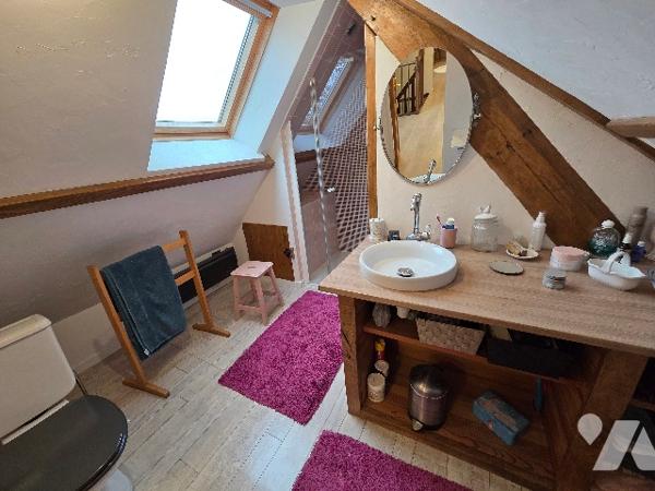 YVETOT 7mn, maison d'~187m² sur un terrain d'~2500m², 4 chambres, véranda, bâtiment.