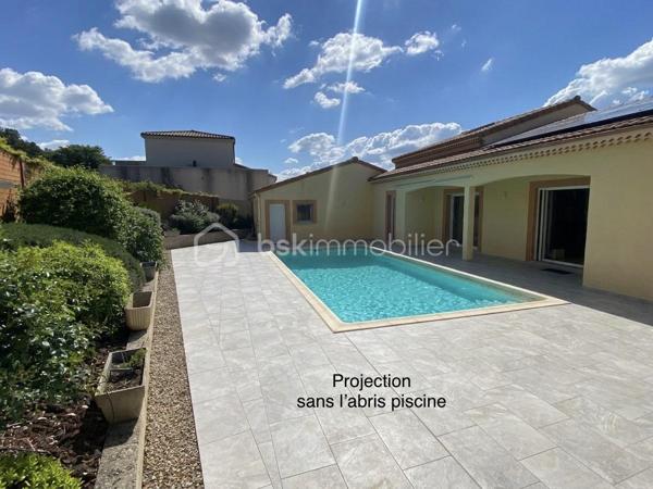 ** VISITE IMMERSIVE SUR DEMANDE ** en video

Dans un quartier recherché, au calme absolu, cette maison RT 2012 – BBC de 166 m² (189 m² au sol) sur environ 550 m² de terrain, a été pensée pour une chose : vous faire vous sentir bien, dès les premières secondes.

Dès l’entrée, vous ressentez l’espace, la lumière, la fluidité…
Un séjour de 68 m², ouvert sur une cuisine toute équipée, où se créent naturellement les moments en famille, les repas entre amis, les souvenirs qui comptent.

Ici, tout est fait pour votre confort au quotidien :
Une suite parentale d'environ 28m2, en rez-de-chaussée, avec véritable dressing et salle de bain complète (douche + baignoire balnéo + WC), et son accès direct à la terrasse.
Un second coin nuit, idéal pour les enfants, avec ses 2 chambres, placards intégrés et sa salle d'eau + WC

À l’étage, une grande pièce de 44 m² au sol, avec sa propre salle d’eau et WC : parfaite pour un ado, un espace indépendant pour recevoir famille et amis en toute intimité ou un espace de travail.

En tout, 4 chambres (possibilité 5), 3 salles d'eau.

Et pour compléter tout cela il y a les bonus qui changent vraiment la vie :
Un garage spacieux et 2 places de parking.
Dans sa continuité, une pièce réservée au bien-être avec son sauna, chez vous ! 
Une piscine à vagues 10x5 avec abris amovible, pour profiter de chaque saison, aussi bien dans l'eau que sur la grande terrasse.
Un confort moderne complet : pompe à chaleur (chauffage & rafraîchissement), poêle à bois, panneaux solaire, ballon thermodynamique, adoucisseur, aspirateur centralisé, arrosage automatique, moustiquaires sur l'ensemble des ouvertures…

À deux pas des commerces, écoles, bus et accès A7
AUCUN TRAVAUX A PREVOIR

Une maison où tout est déjà en place…
Il ne manque plus que votre histoire.
N'attendez plus, contactez moi !