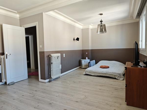 Maison de ville avec terrasse et garage