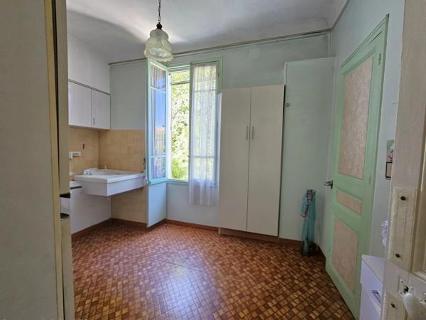 Vente                                                      Appartement
                        
                     4 pièces                      102 m2                     à Grasse