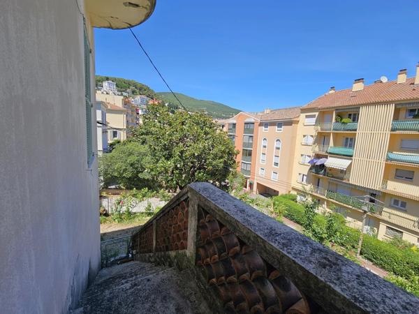 Vente                                                      Appartement
                        
                     4 pièces                      102 m2                     à Grasse