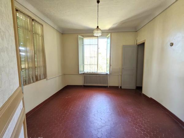 Vente                                                      Appartement
                        
                     4 pièces                      102 m2                     à Grasse