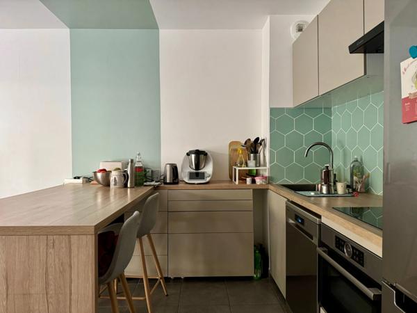 T3 RÉCENT AVEC TERRASSE ET PARKING