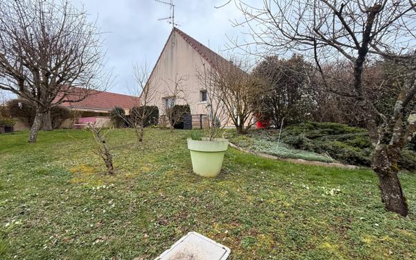 Maison à vendre    6 pièces • 138 m2 Binges