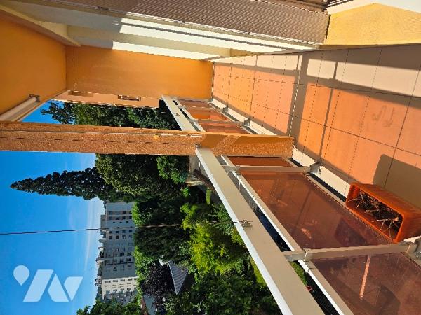 Appartement 3 pièces de 70,79 m2 avec balcon, garage et cave.