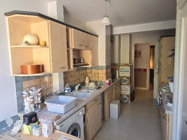 Appartement 3 pièces de 70,79 m2 avec balcon, garage et cave.