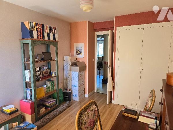 Appartement 3 pièces de 70,79 m2 avec balcon, garage et cave.