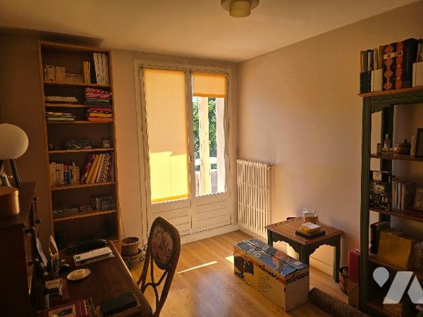 Appartement 3 pièces de 70,79 m2 avec balcon, garage et cave.