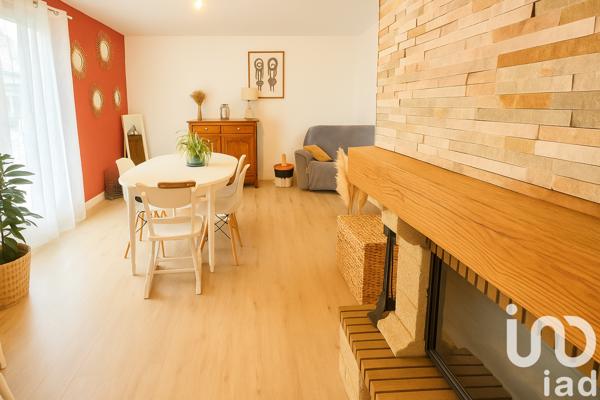 Maison à vendre 5 pièces 97 m² Saint-Pantaléon-de-Larche