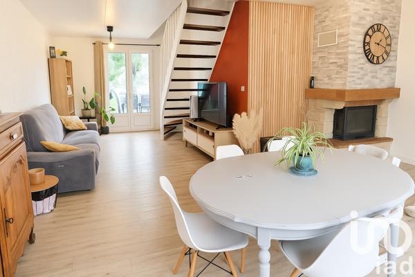 Maison à vendre 5 pièces 97 m² Saint-Pantaléon-de-Larche