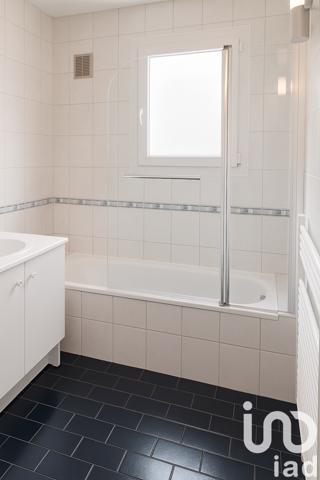 Maison à vendre 5 pièces 97 m² Saint-Pantaléon-de-Larche