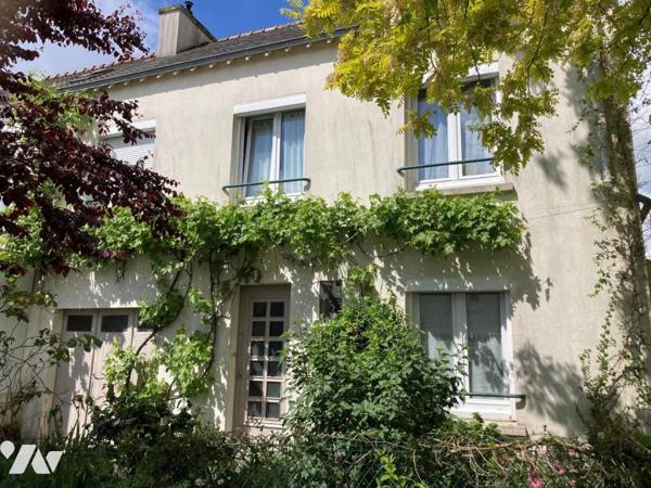 Maison d'habitation construite sur 2 niveaux - 4 chambres