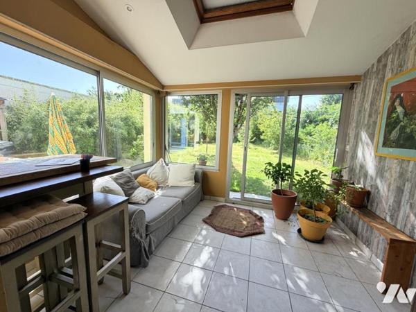 Maison d'habitation construite sur 2 niveaux - 4 chambres