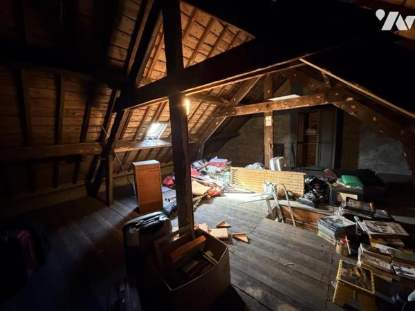 Maison d'habitation construite sur 2 niveaux - 4 chambres