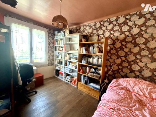 Maison d'habitation construite sur 2 niveaux - 4 chambres