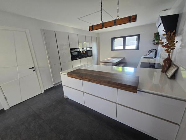 Maison d'architecture moderne de 145m2, 6 pièces