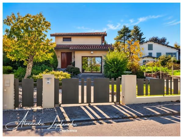 Dpt Tarn et Garonne (82), MONTAUBAN (82) – Quartier St Michel – Maison lumineuse de 175 m² avec jardin, véranda et garage.