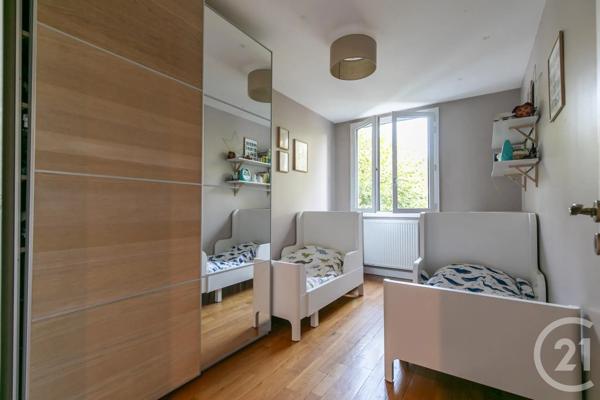Appartement F4 à vendre  4 pièces - 76,06 m 2   ST MAUR DES FOSSES  - 94