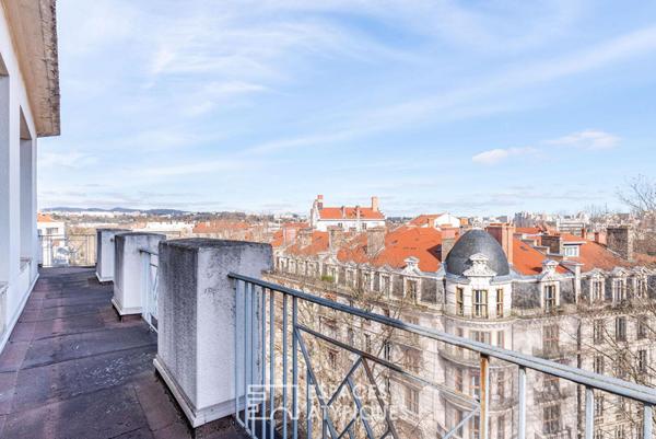 Dernier étage avec balcon et vue au coeur des Brotteaux – 175 m2