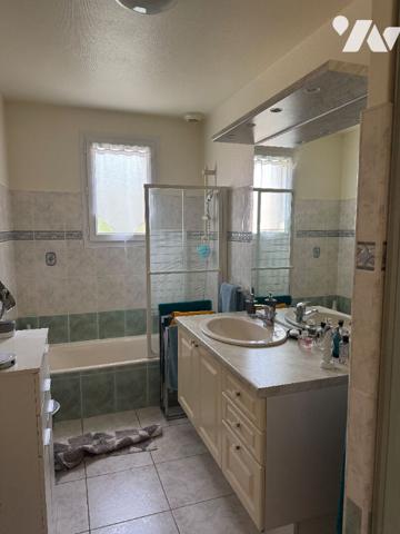 Villa T4 sur les hauteurs de Figeac avec T3 indépedant