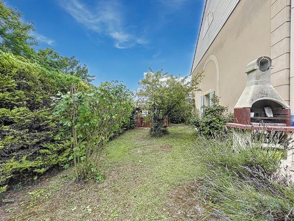 Maison 5 pièces €598 500 ** - Référence 161914