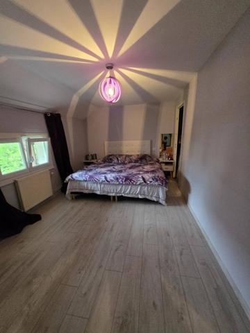 Maison 4 chambres avec garage et terrain clos