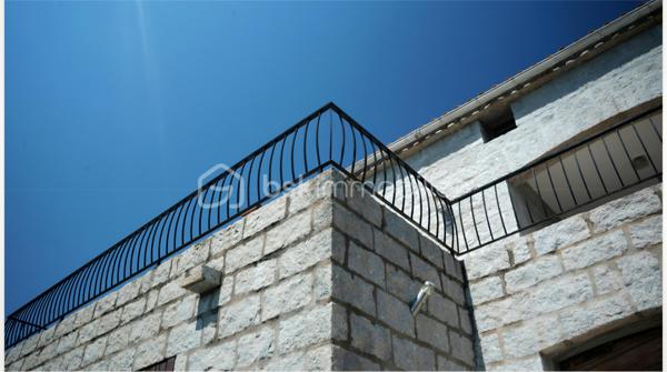 Maison en pierre de 263 m²