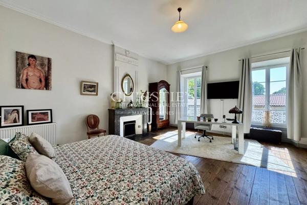 Ancienne propriété viticole du XIXe Siècle alliant Charme Historique et Confort Moderne entre Cognac et La Rochelle