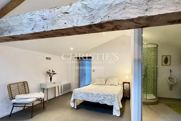 Ancienne propriété viticole du XIXe Siècle alliant Charme Historique et Confort Moderne entre Cognac et La Rochelle