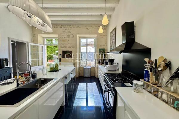 Ancienne propriété viticole du XIXe Siècle alliant Charme Historique et Confort Moderne entre Cognac et La Rochelle