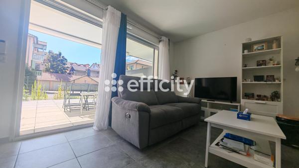 Appartement
         2 pièces
        - 50 m² 199 000 € *