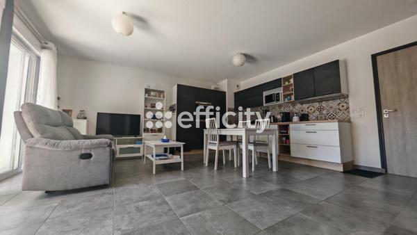 Appartement
         2 pièces
        - 50 m² 199 000 € *
