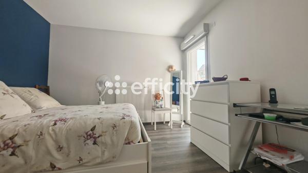 Appartement
         2 pièces
        - 50 m² 199 000 € *