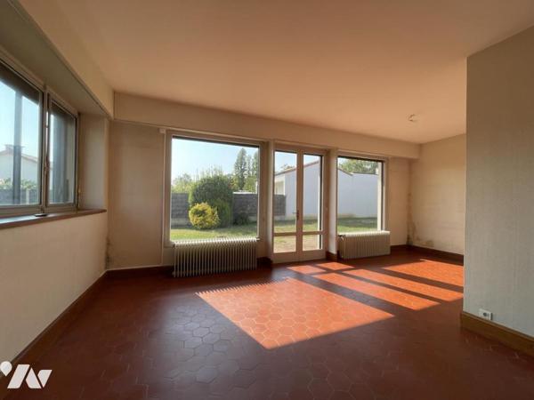 Maison d'habitation offrant environ 106 m² habitables sur un terrain de 1442 m².