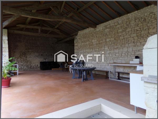 Corps de ferme 8 pièces 180m2 environ 86200 La Roche Rigault