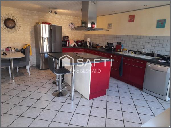 Corps de ferme 8 pièces 180m2 environ 86200 La Roche Rigault