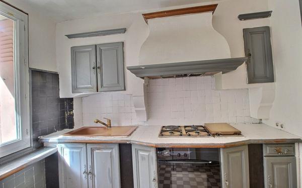 Appartement à vendre    3 pièces • 52 m2 Marseille 4