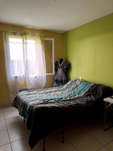 Vue dégagée sur la forêt