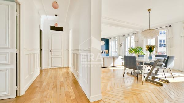 A VENDRE SUPERBE 3/4 P 95M2 RENOVE PAR ARCHITECTE BELLEVILLE 19E LIMITE 10E