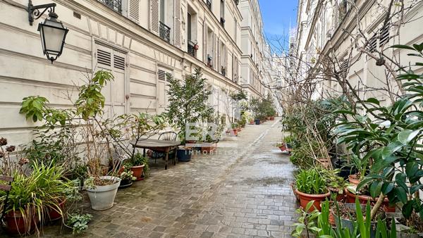 A VENDRE SUPERBE 3/4 P 95M2 RENOVE PAR ARCHITECTE BELLEVILLE 19E LIMITE 10E