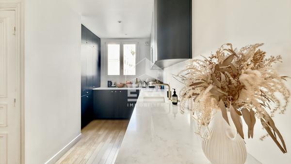 A VENDRE SUPERBE 3/4 P 95M2 RENOVE PAR ARCHITECTE BELLEVILLE 19E LIMITE 10E