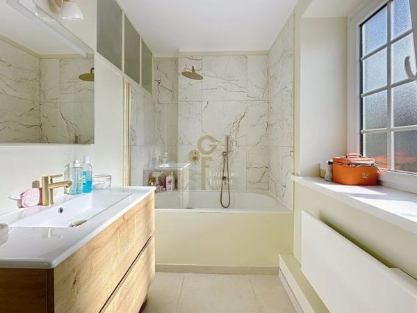 Maison mitoyenne 1 côté Marcq-en-Baroeul 121 m²