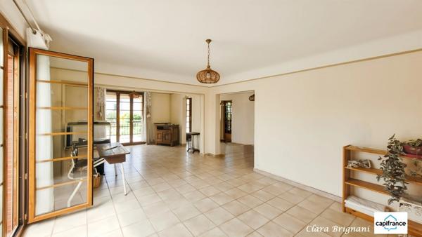 Maison à vendre - 6 pièces, 156m² à Avrainville - sous-sol total et terrain arboré de 1 555 m²